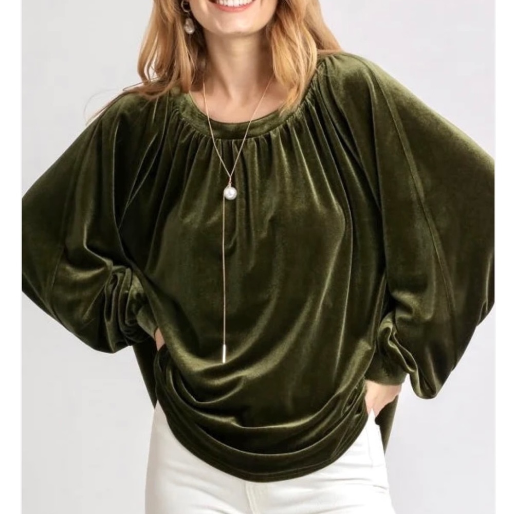 Umgee olive green velvet top size M